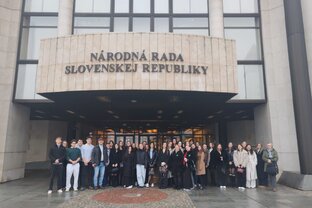 Zväčšiť fotografiu - Národná rada slovenskej republiky (nr sr) – exkurzia