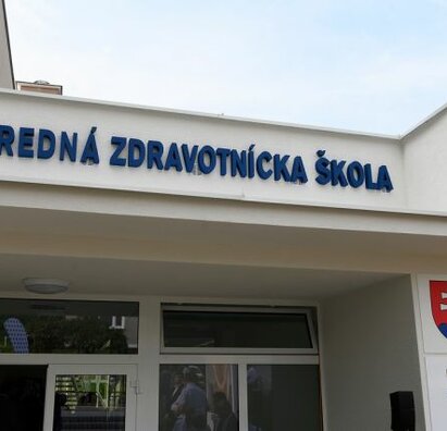 V regióne hornej Nitry župa otvorila novú strednú zdravotnícku školu, jej prah v prvý školský deň prekročilo 48 prvákov