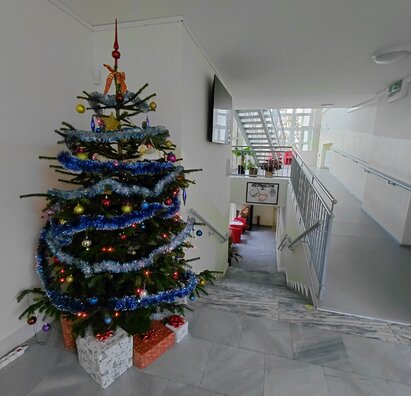 Mikuláš so školským parlamentom na pochôdzke